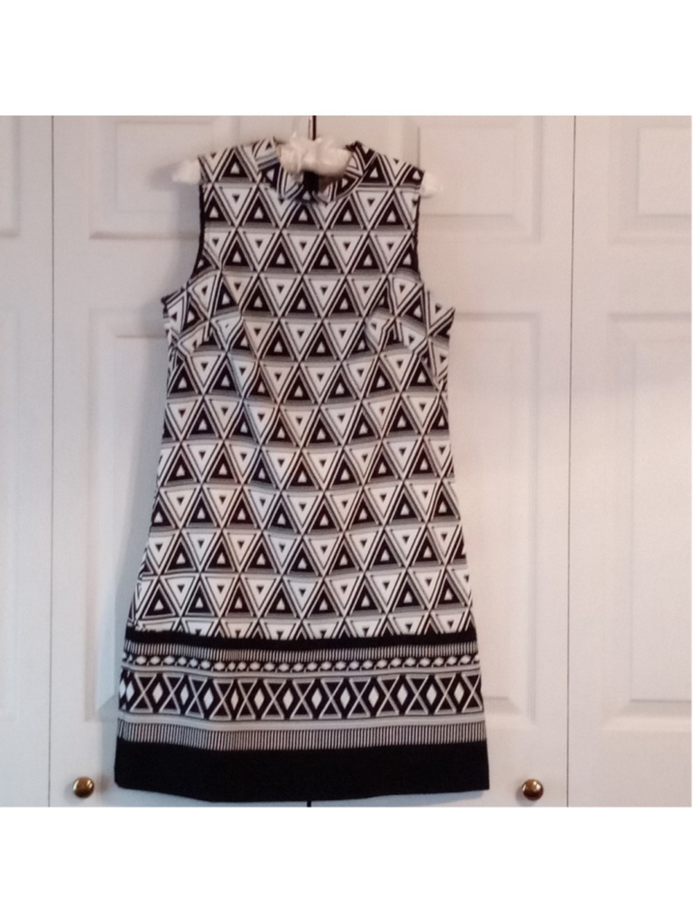 AGB Black White Geometric Mockneck Shift Dress Size 8